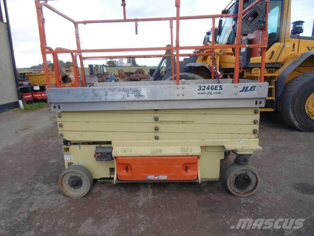 JLG 3245 ES Käärtõstukid