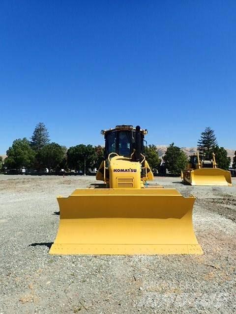 Komatsu D61EX-24 Buldooserid