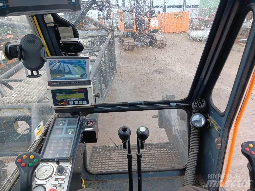 Hitachi KH 230-3 Roomikkraanad