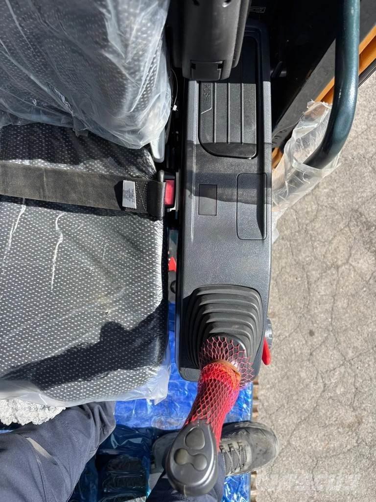 Hyundai HX140AL Roomikekskavaatorid