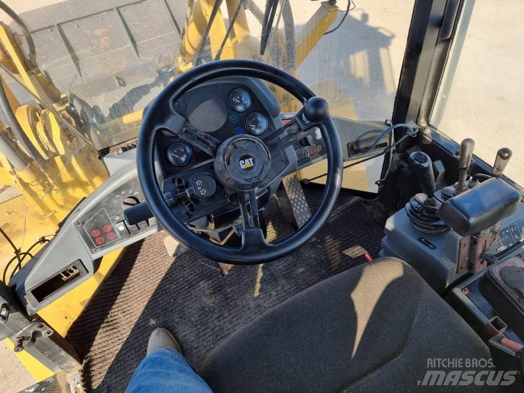 CAT IT 28 G Rataslaadurid