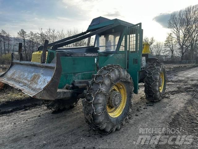 Timberjack 240B Väljaveotraktorid