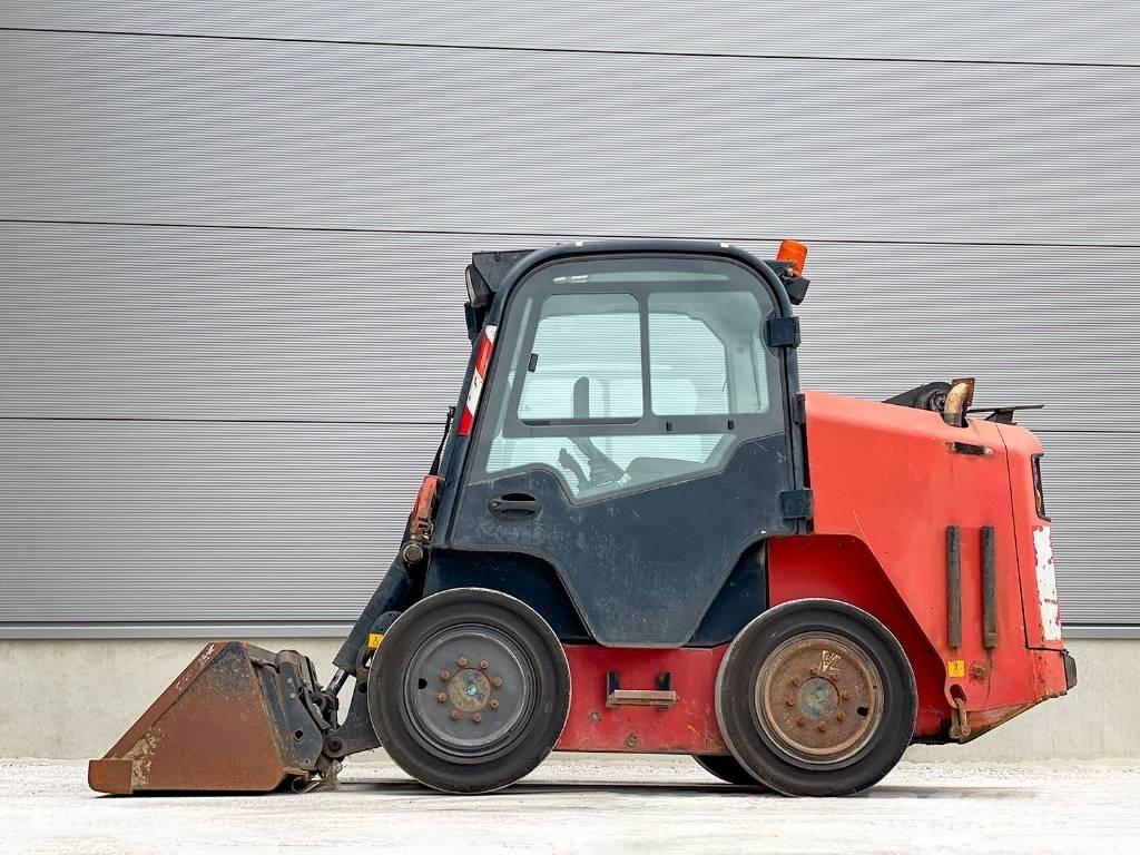 JCB R260 Kompaktlaadurid