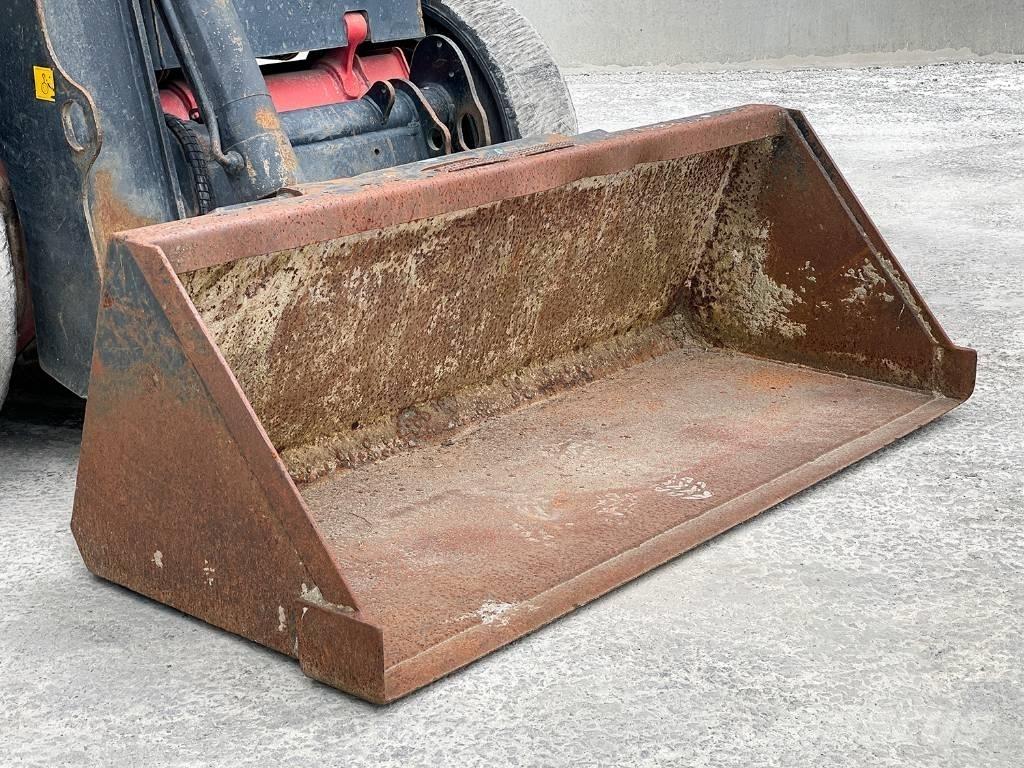 JCB R260 Kompaktlaadurid
