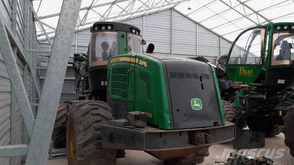 John Deere 1270 E Harvesterid