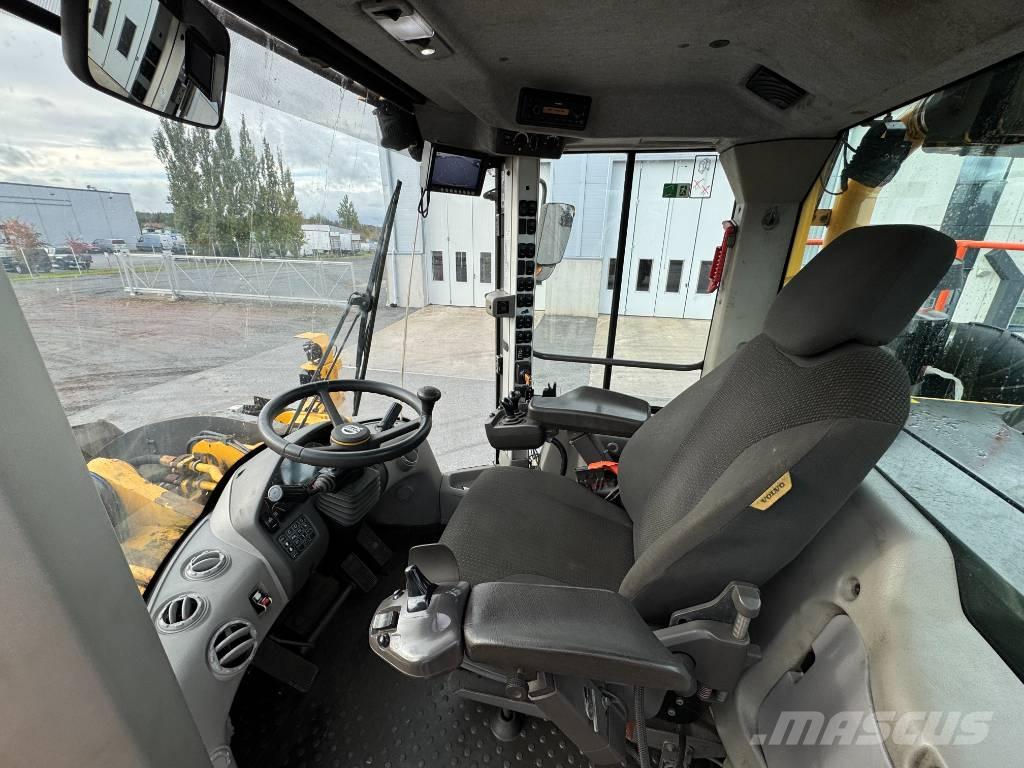 Volvo L 260 H Rataslaadurid
