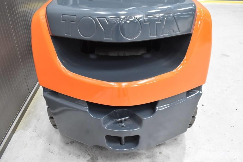 Toyota 06-8FD30F Diiseltõstukid