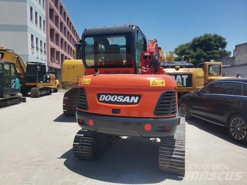 Doosan DX 60 Roomikekskavaatorid
