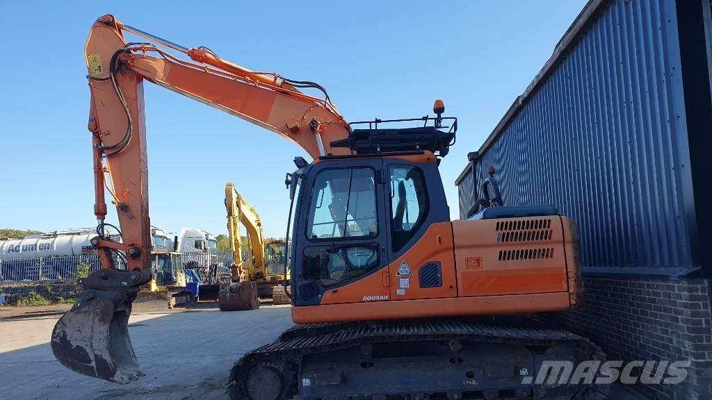 Doosan DX160LC-3 Roomikekskavaatorid