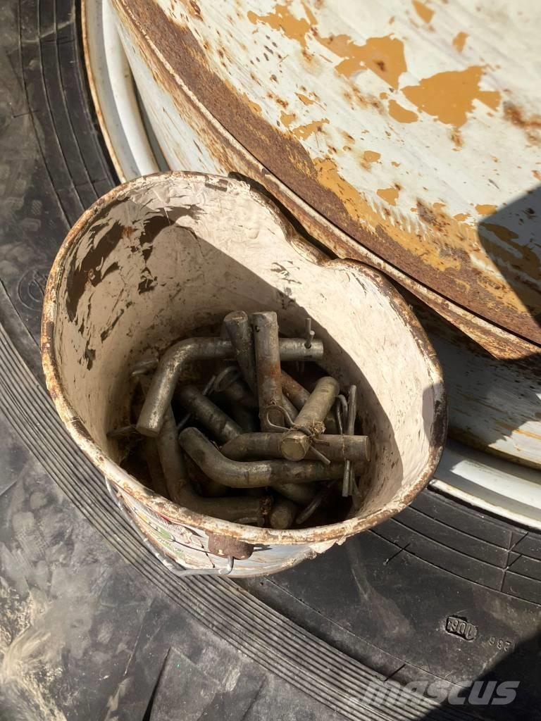  Paripyörät 18.4-38 Rehvid, rattad ja veljed