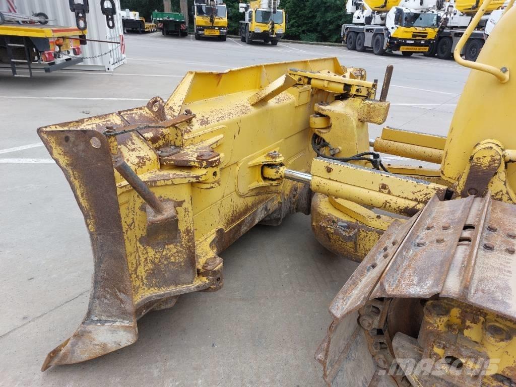 Komatsu D 61 PXi-23 Buldooserid