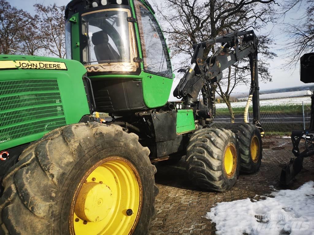 John Deere 1170 E Combi harvester