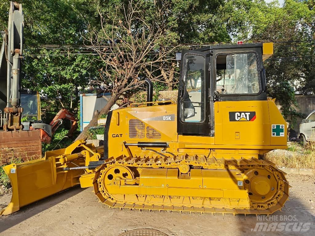 CAT D 5 K Buldooserid