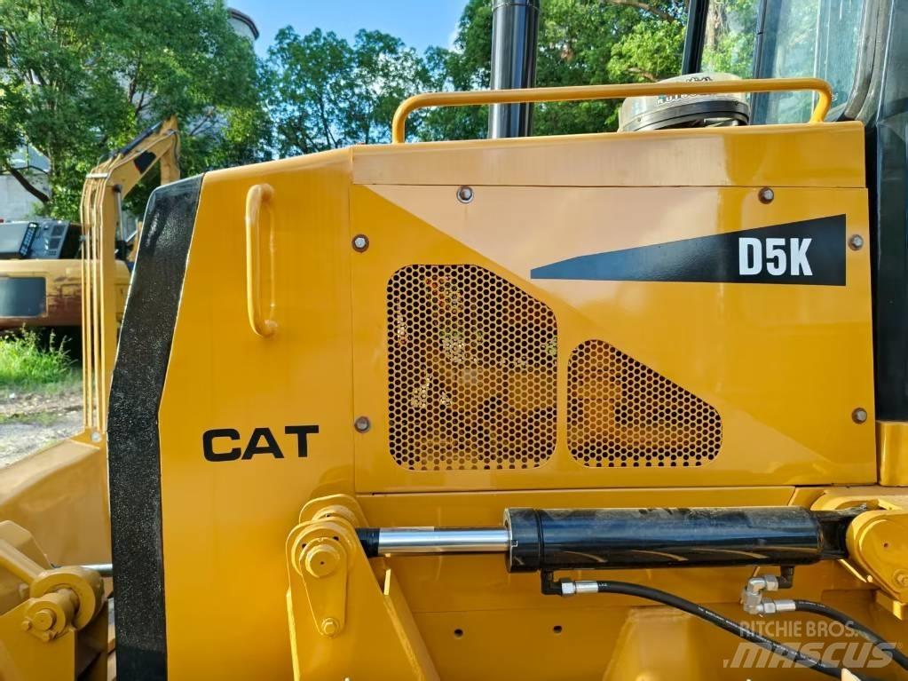 CAT D 5 K Buldooserid