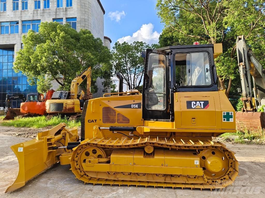 CAT D 5 K Buldooserid