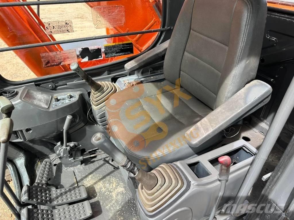 Hitachi EX 200 Roomikekskavaatorid