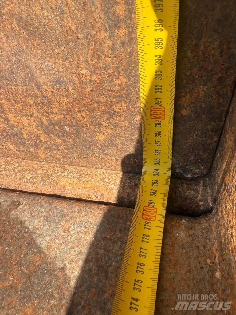Manac TGL 12-240 Kallurid