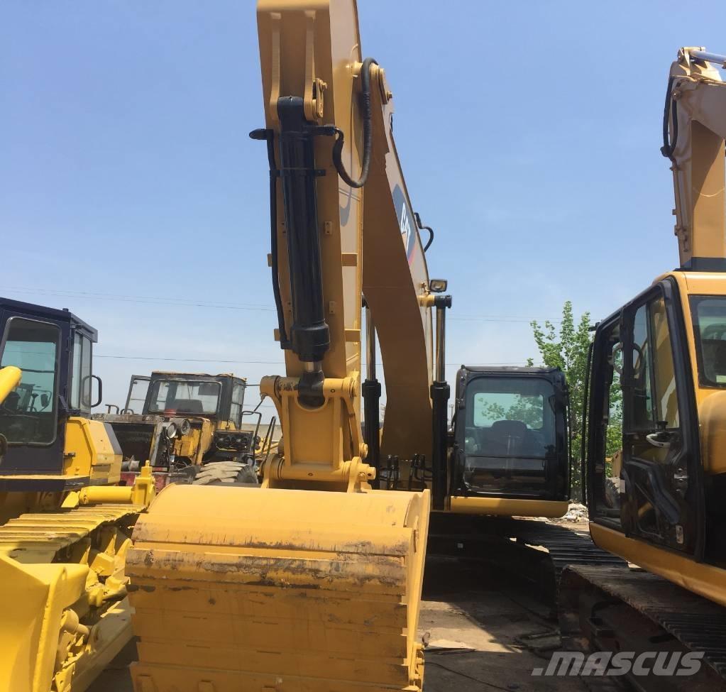 CAT 320 D Roomikekskavaatorid
