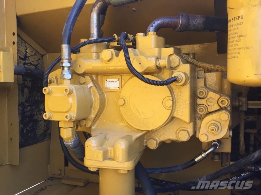 CAT 320 D Roomikekskavaatorid