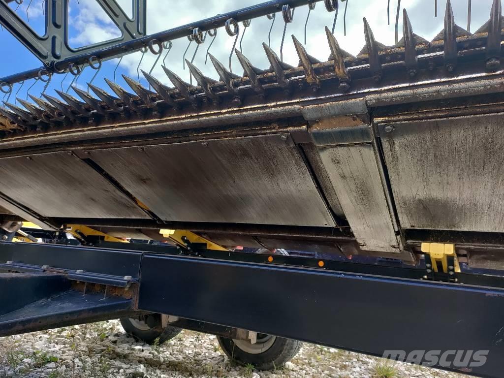 New Holland CX 8080 Combine harvesters