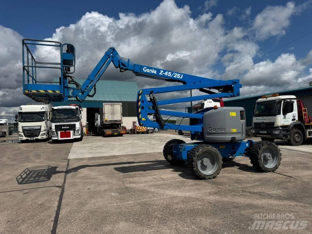 Genie Z 45/25 J Iseliikuvad poomtõstukid