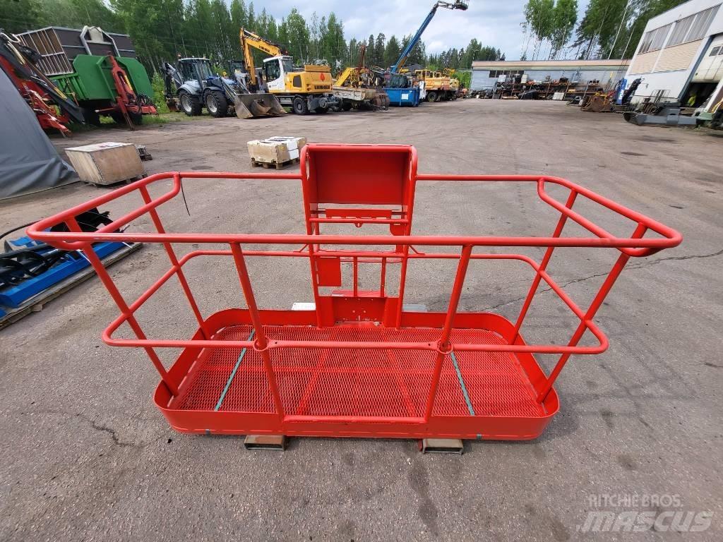 Manitou 200 ATJ kori Vertikaalsed mast tõstukid