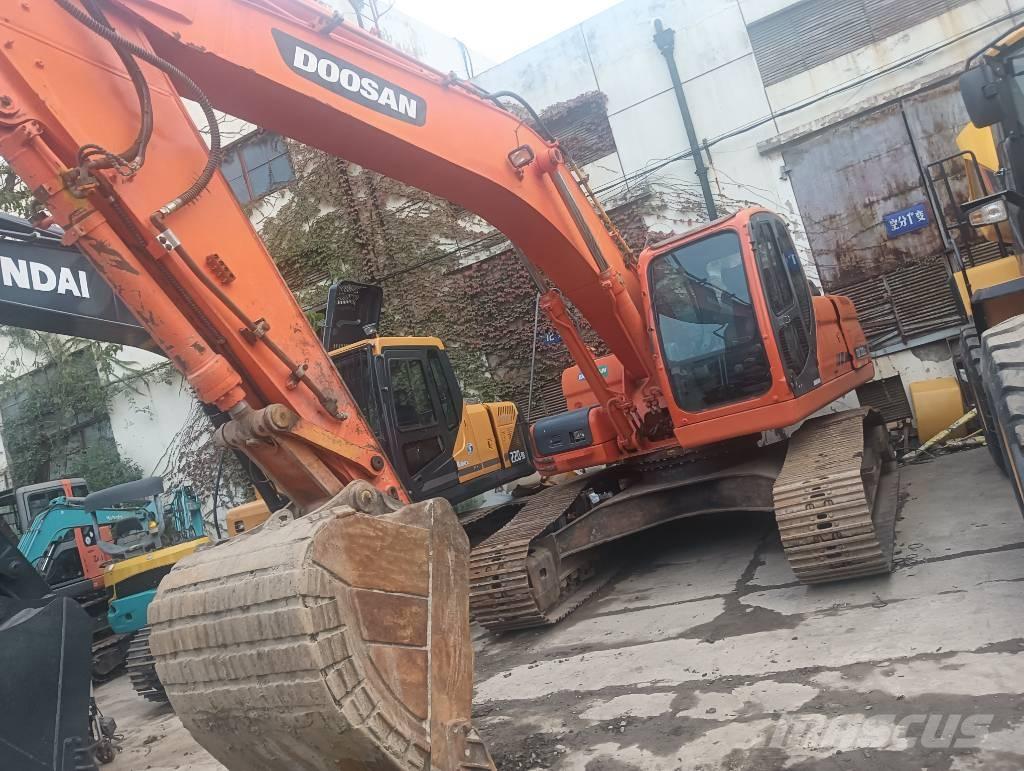 Doosan DX 300 LC-9C Roomikekskavaatorid
