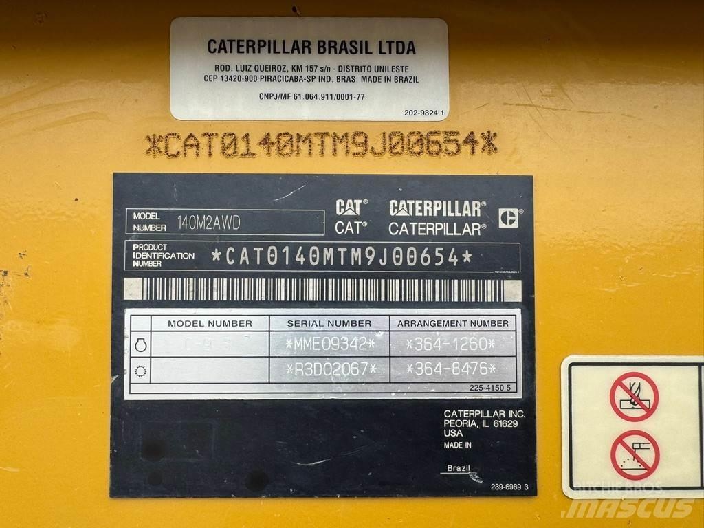 CAT 140M2 AWD Greiderid
