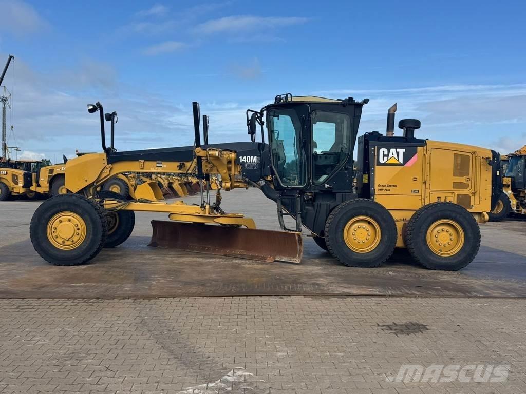 CAT 140M2 AWD Greiderid