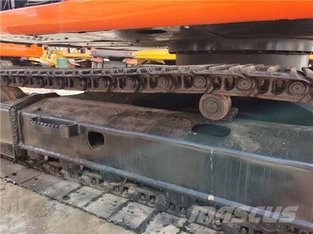 Hitachi EX 120 Roomikekskavaatorid