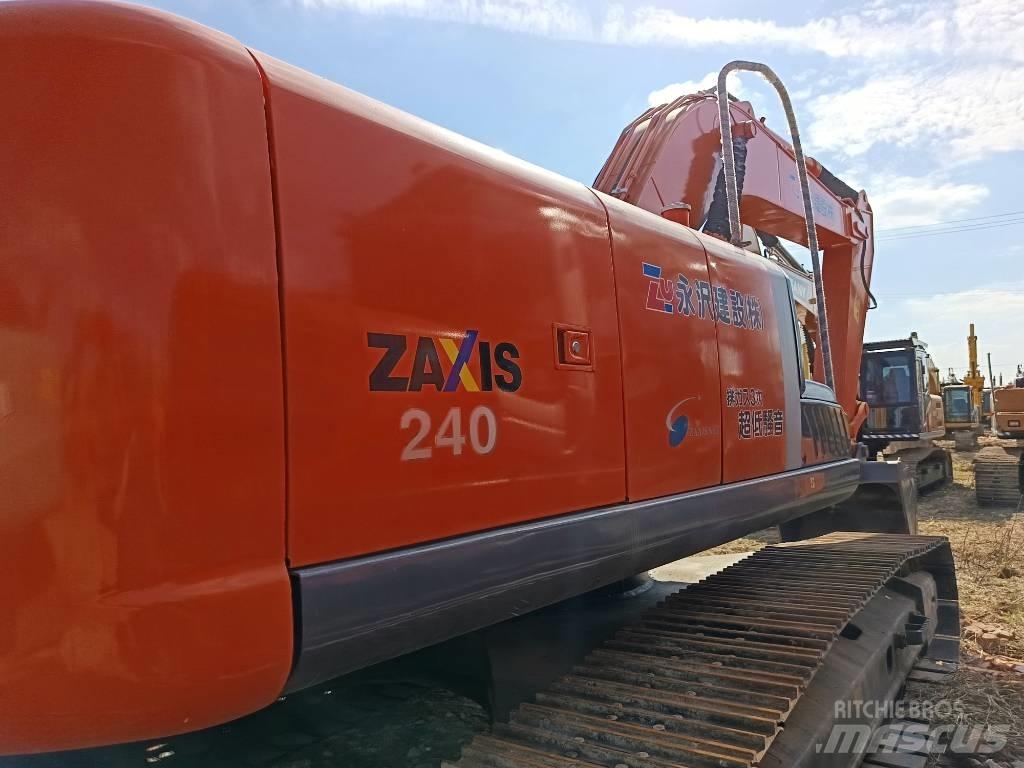 Hitachi ZX240 Roomikekskavaatorid