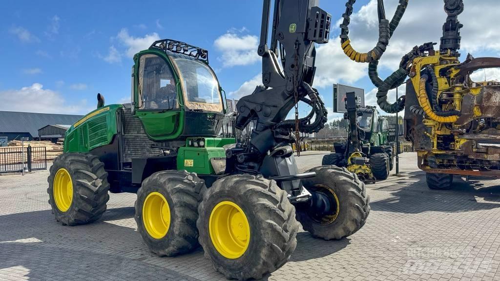 John Deere 1270 E Harvesterid
