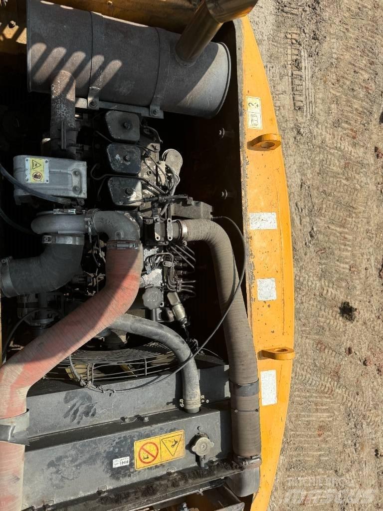Hyundai R150W-9 Ratasekskavaatorid