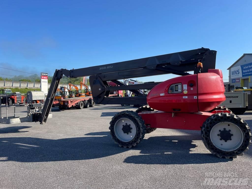 Manitou 200 ATJ Iseliikuvad poomtõstukid