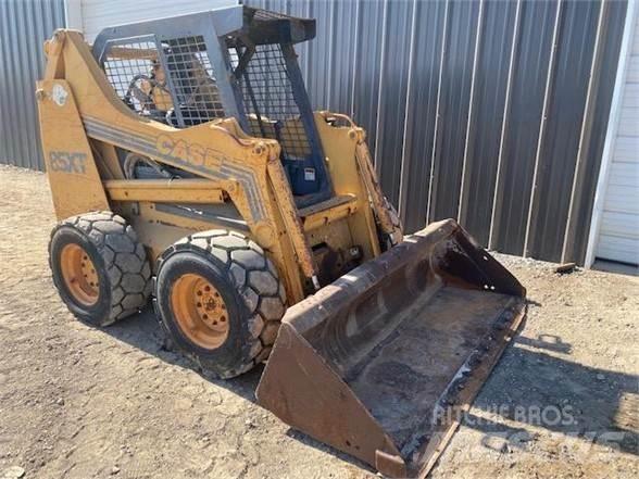 CASE 85XT Kompaktlaadurid