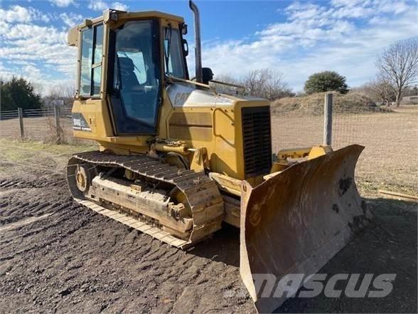 CAT D4G XL Buldooserid