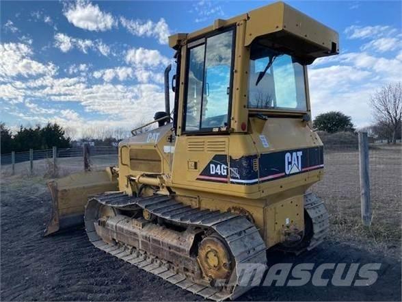 CAT D4G XL Buldooserid