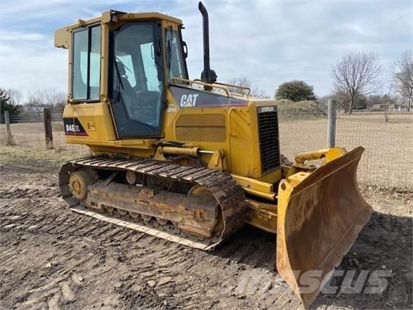 CAT D4G XL Buldooserid