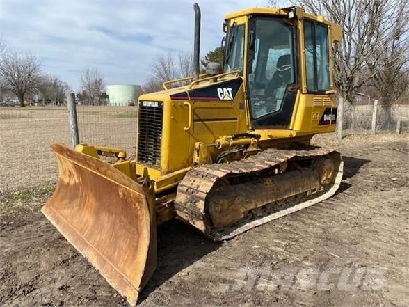 CAT D4G XL Buldooserid