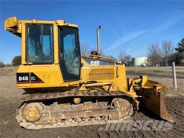 CAT D4G XL Buldooserid