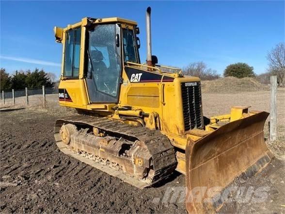CAT D4G XL Buldooserid