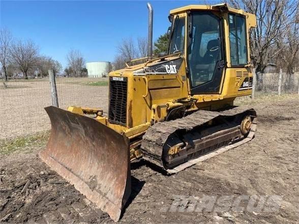 CAT D4G XL Buldooserid