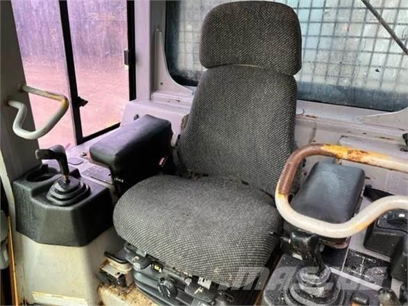 CAT D5G LGP Buldooserid
