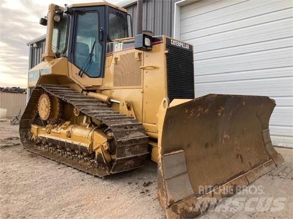 CAT D5M Buldooserid