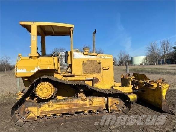 CAT D5M LGP Buldooserid