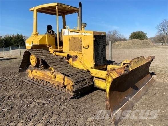 CAT D5M LGP Buldooserid
