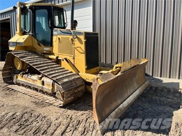 CAT D5M LGP Buldooserid