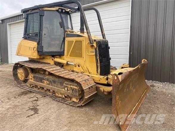 CAT D6K Buldooserid