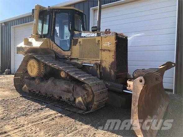 CAT D6M XL Buldooserid