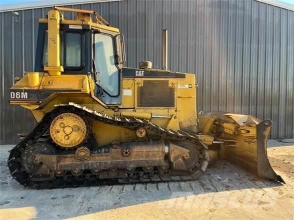 CAT D6M XL Buldooserid